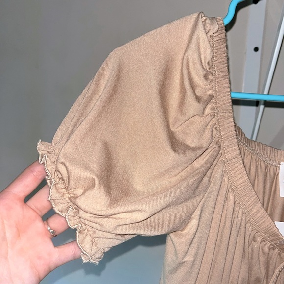 Cute Puff Sleeve Top - Picture 4 of 4